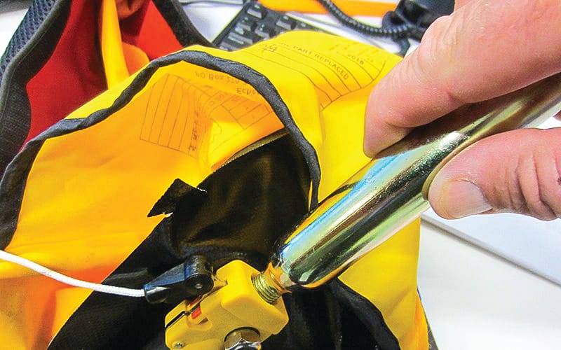 Free clinics for lifejacket maintenance