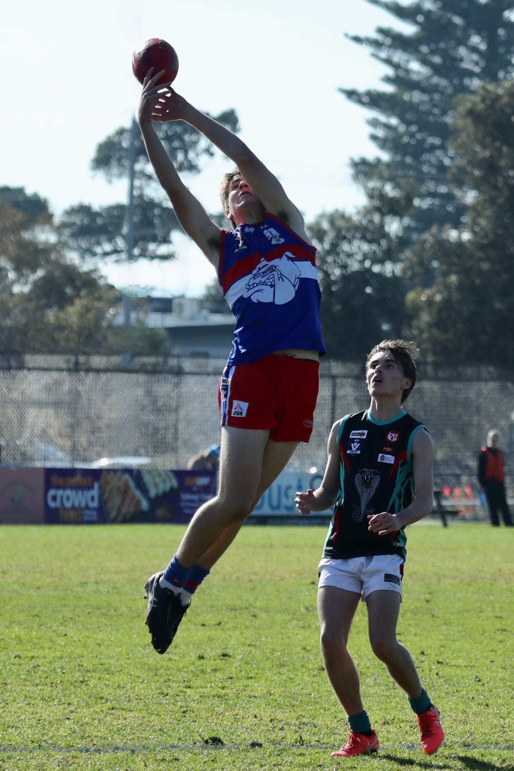 R.11 u18s v CORA LYNN 2025