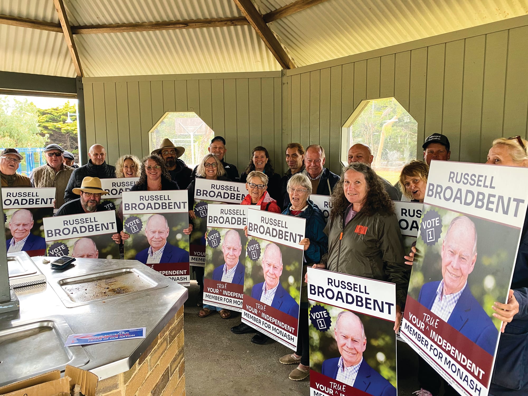 Broadbent faithful gathers in Newhaven