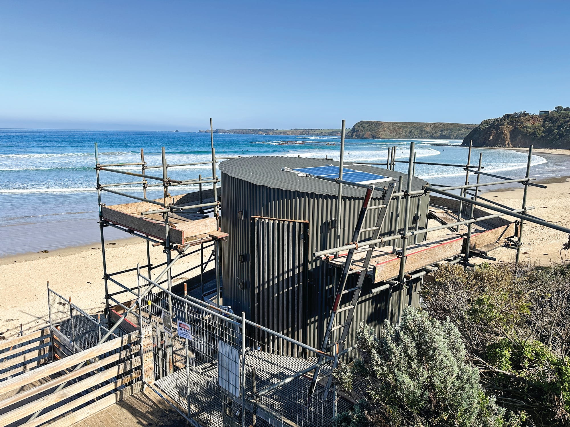 Rescue work on tower underway