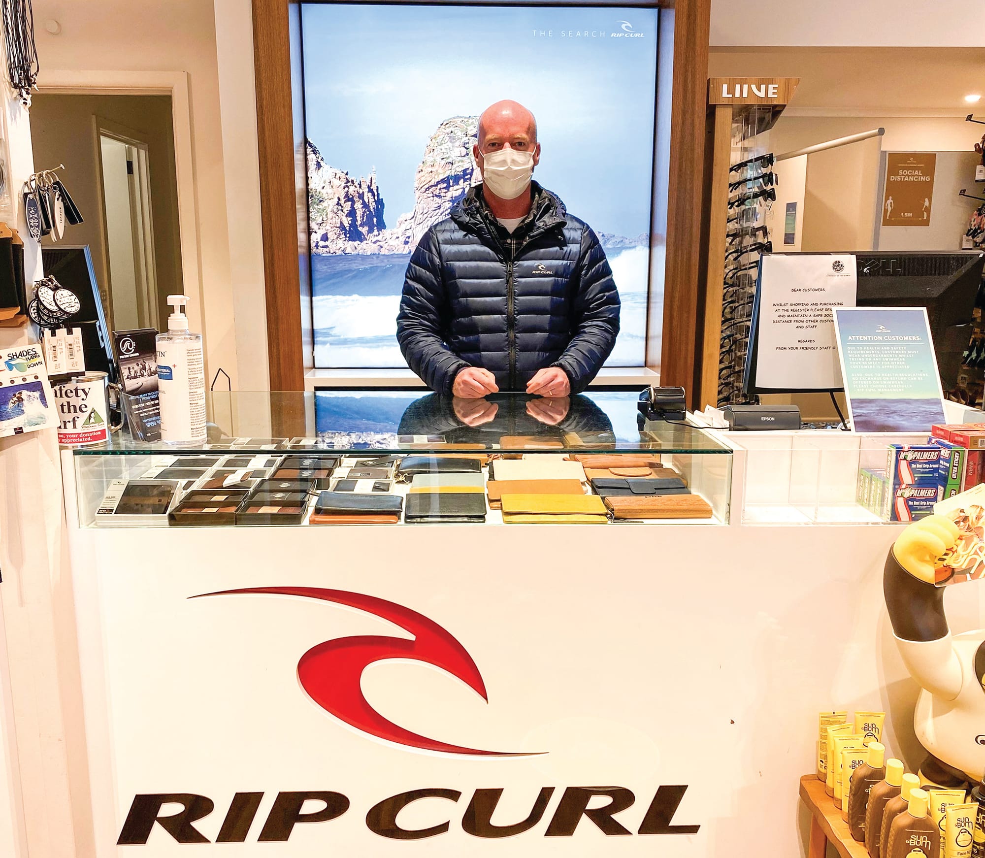 Smash and grab at Rip Curl