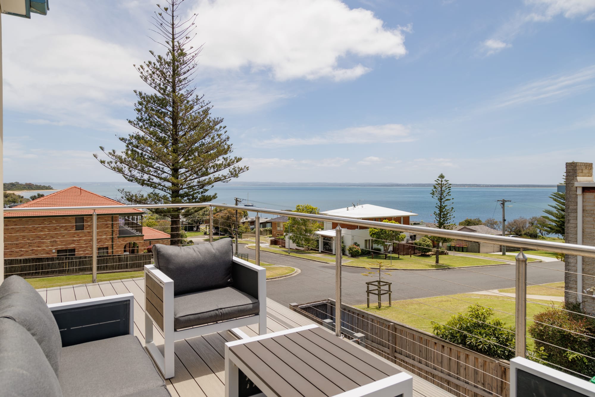 Superb townhouse with glorious bay views