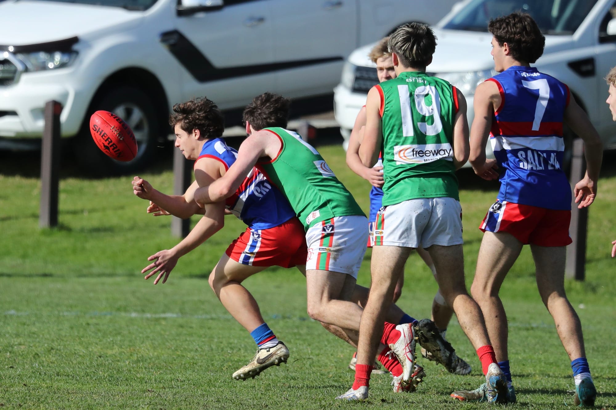 U18s hold on to take the win