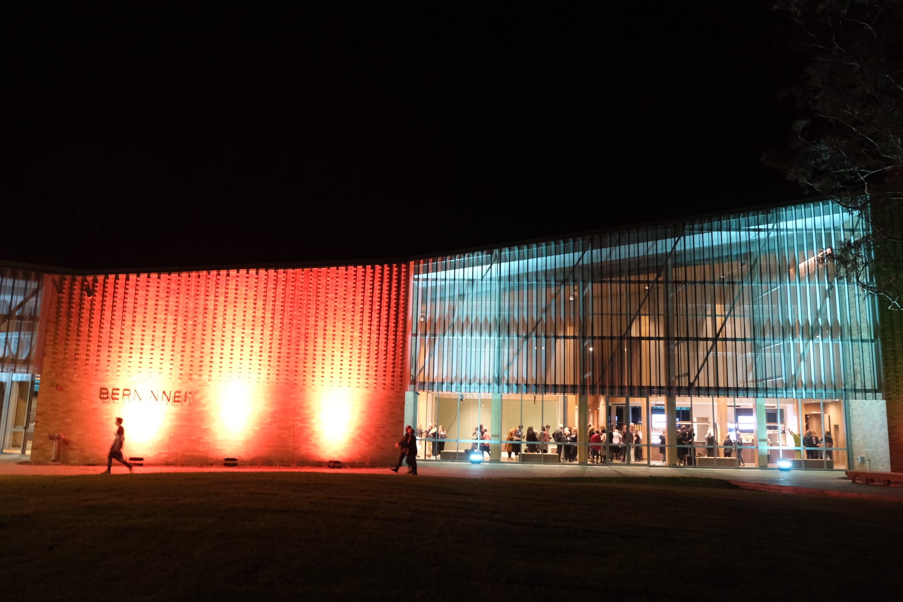 Community comes to Berninneit