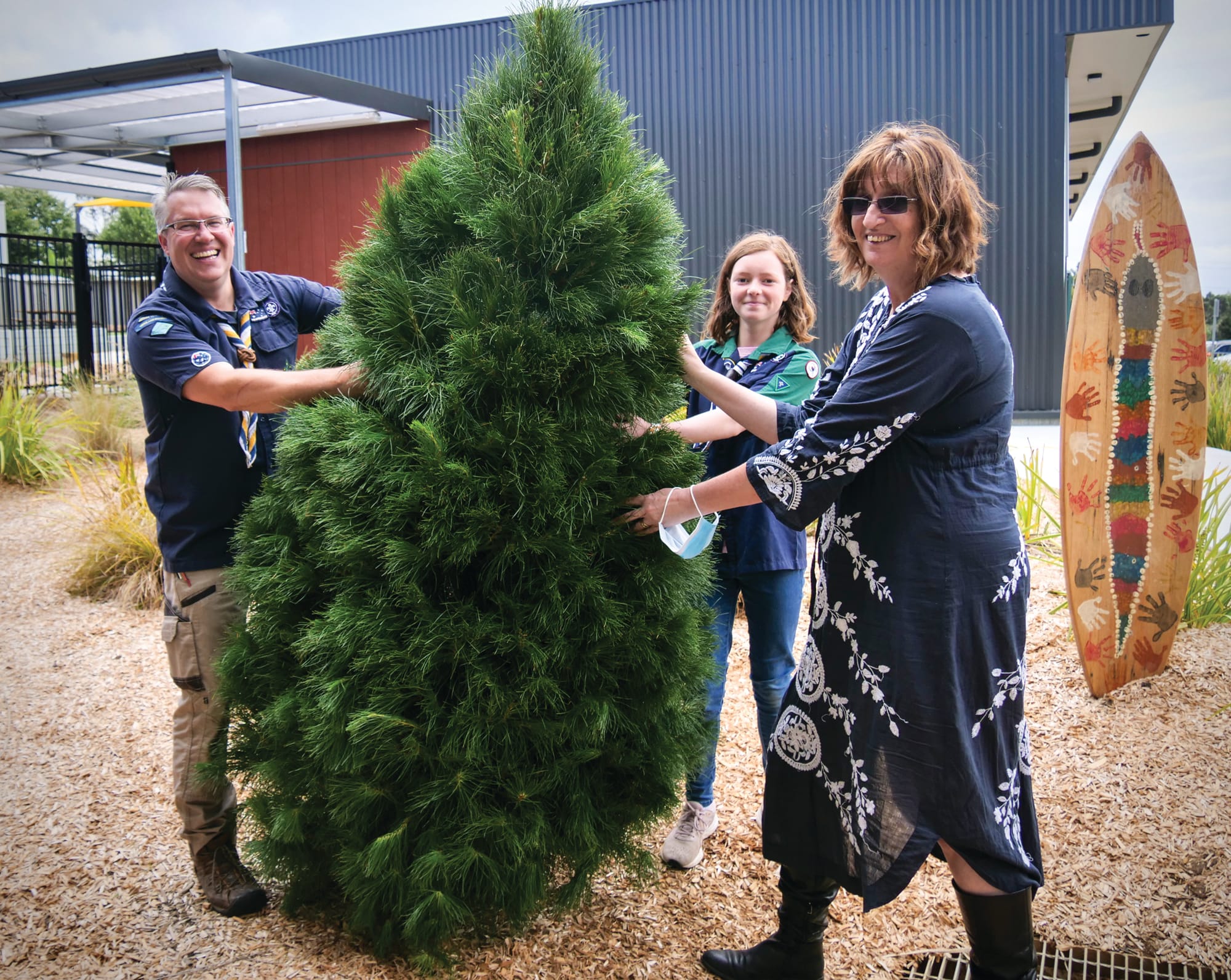 Scouts share the Christmas cheer