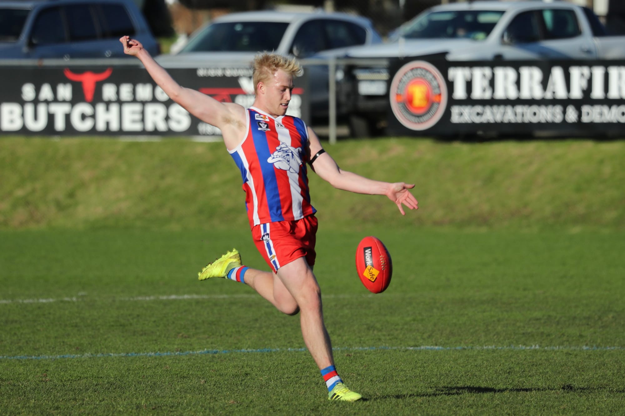 Bulldogs demolish Giants in a decisive win - Seniors