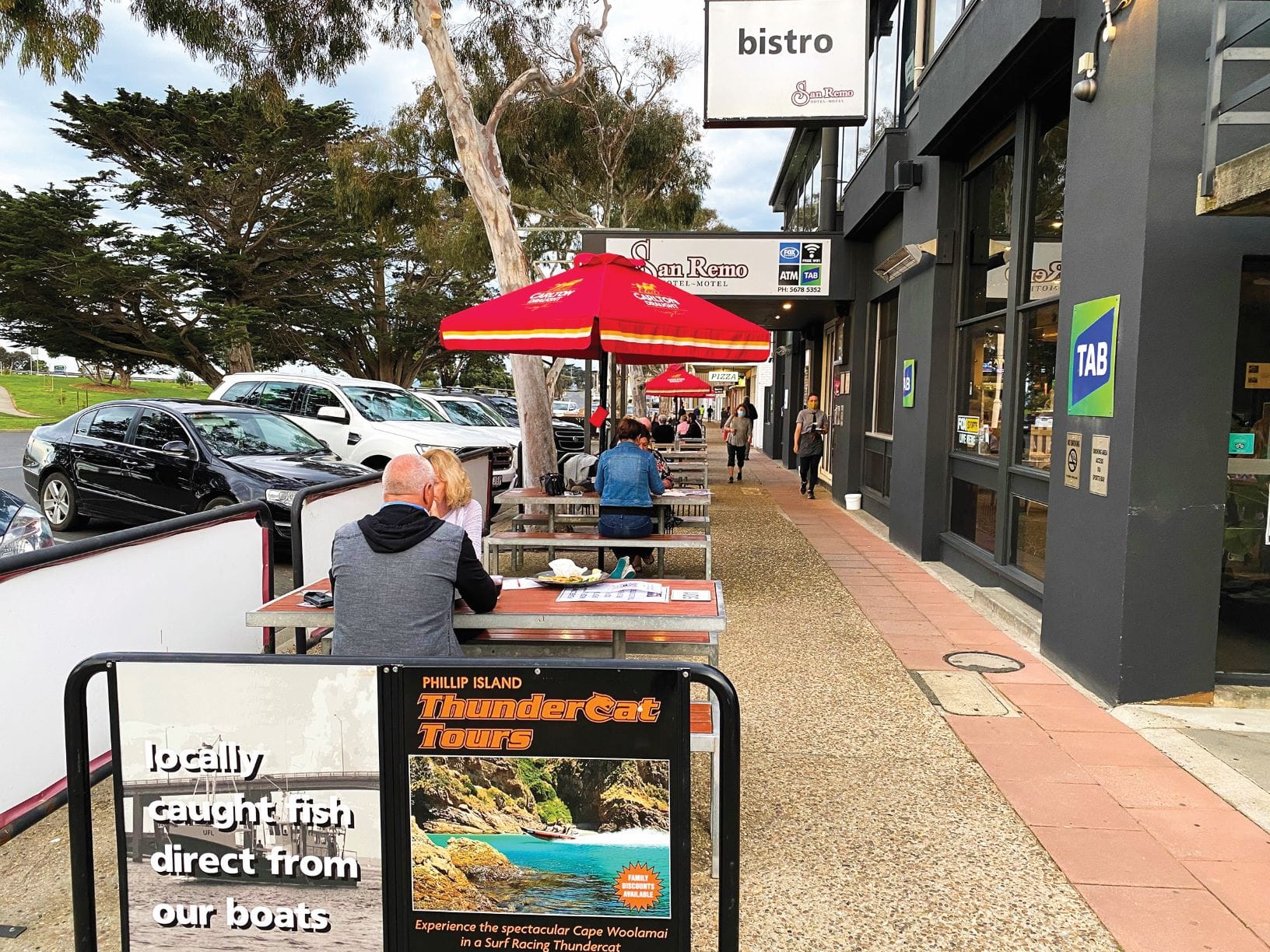 Outdoor dining set to expand