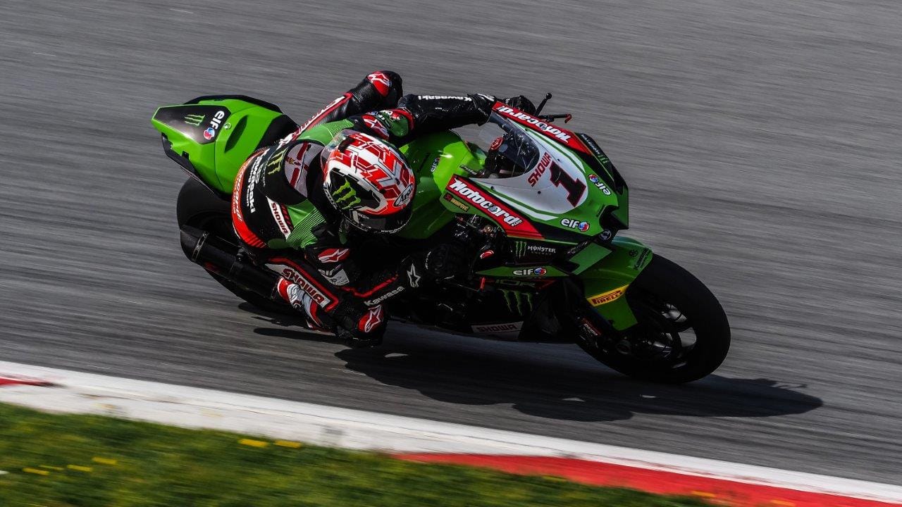 Jonathan Rea goes for the century