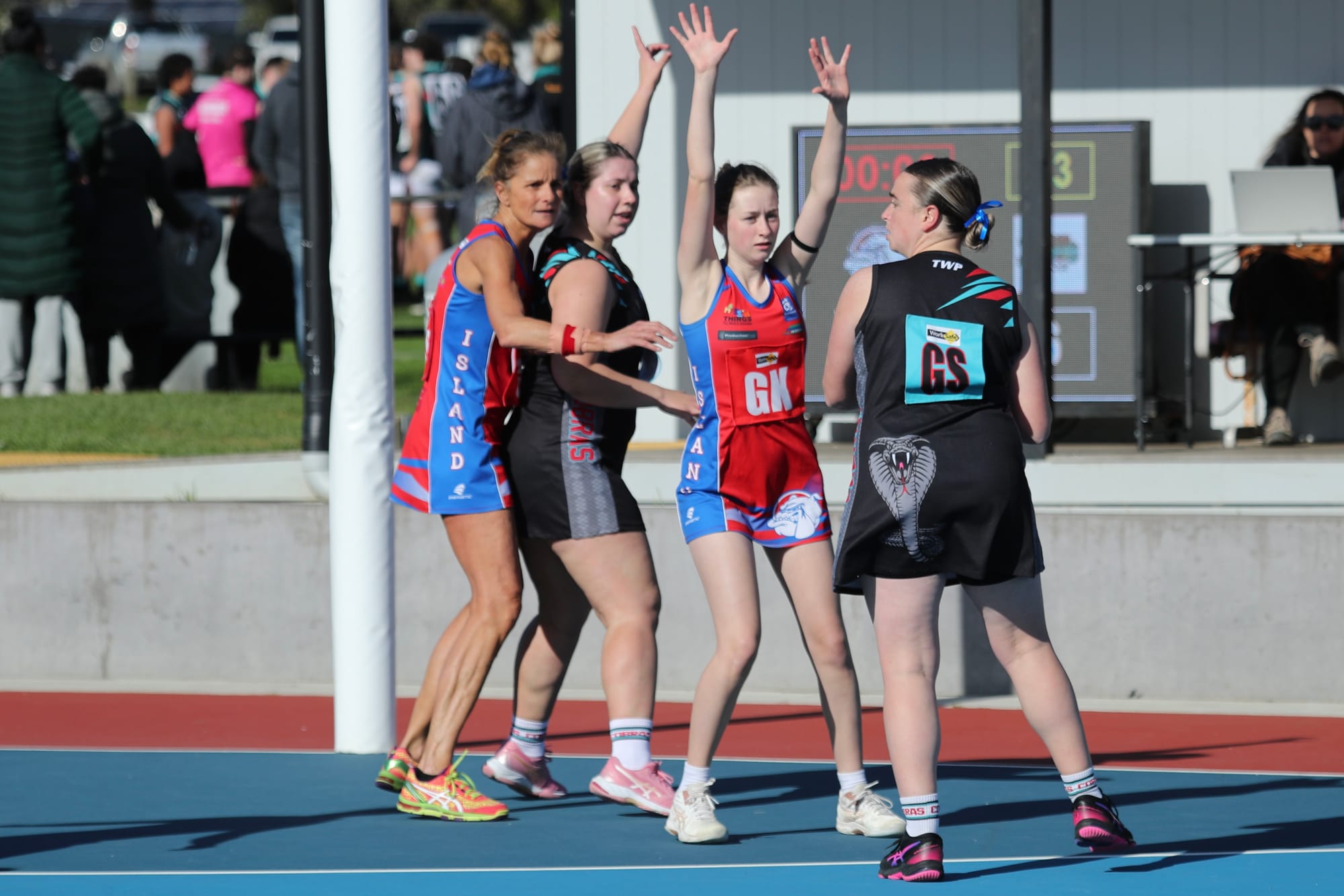 Cora Lynn too strong for D Grade