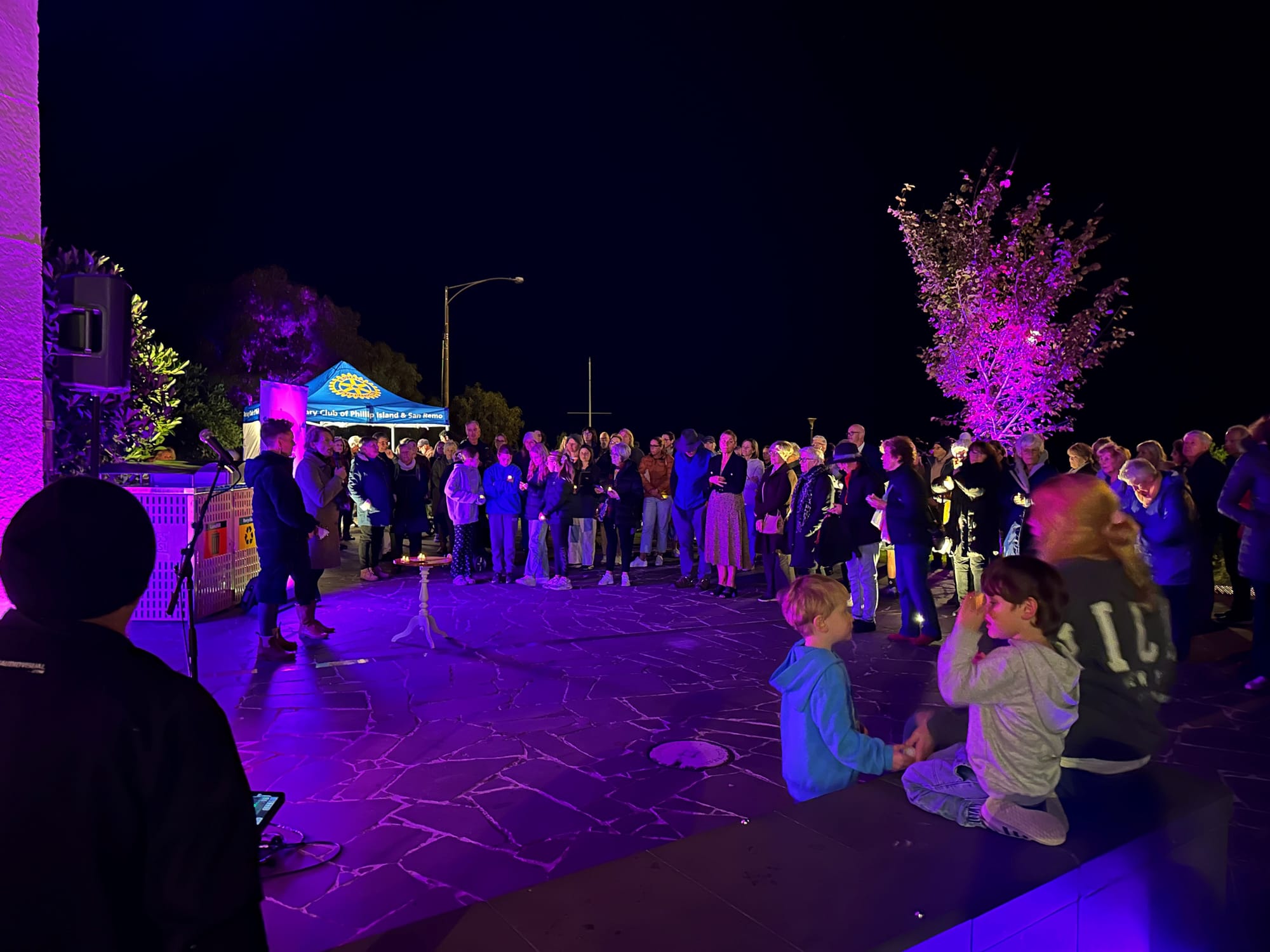 Candlelit Cowes lights up in fight against gendered violence