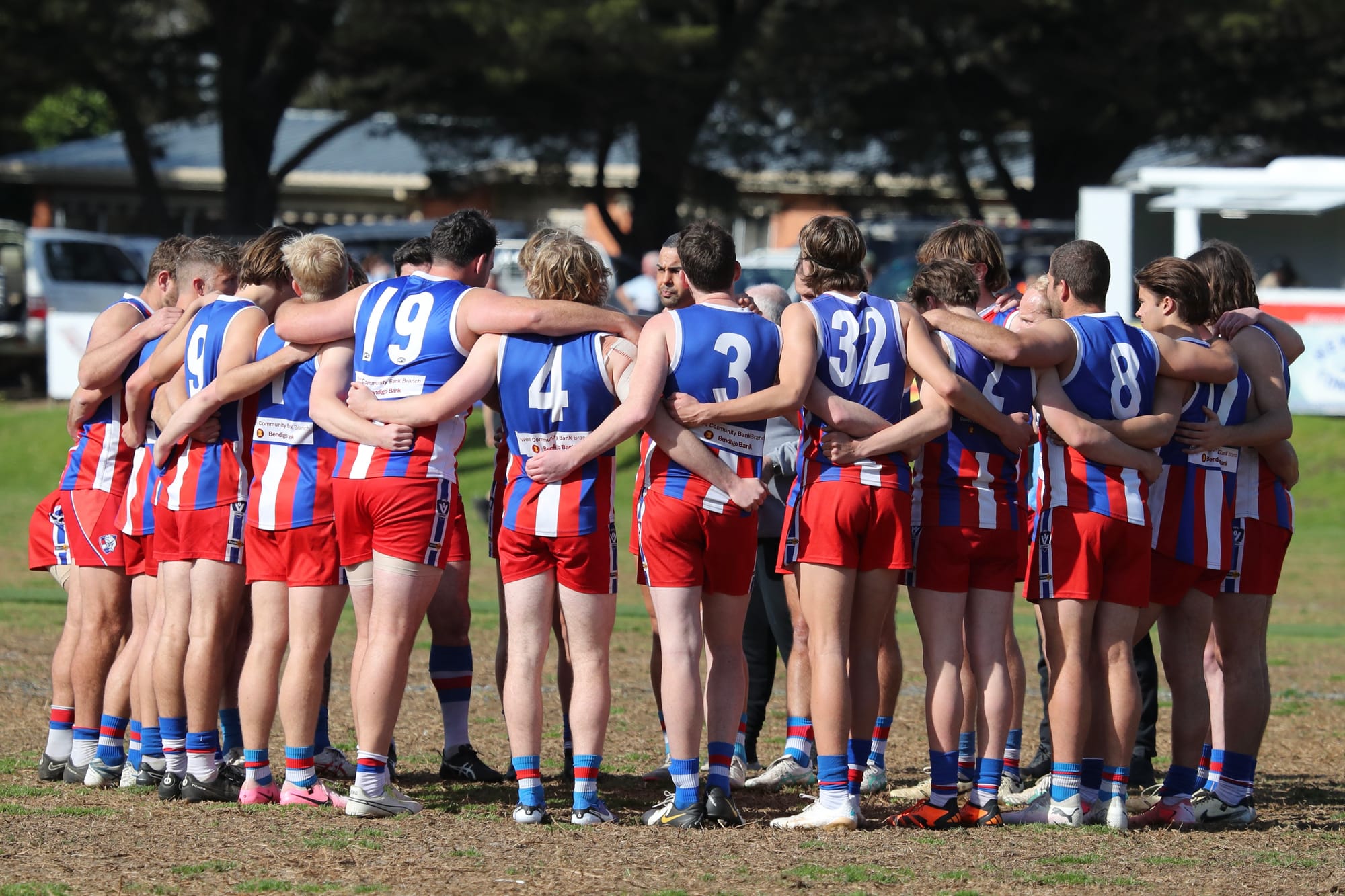 Full house for Island finals