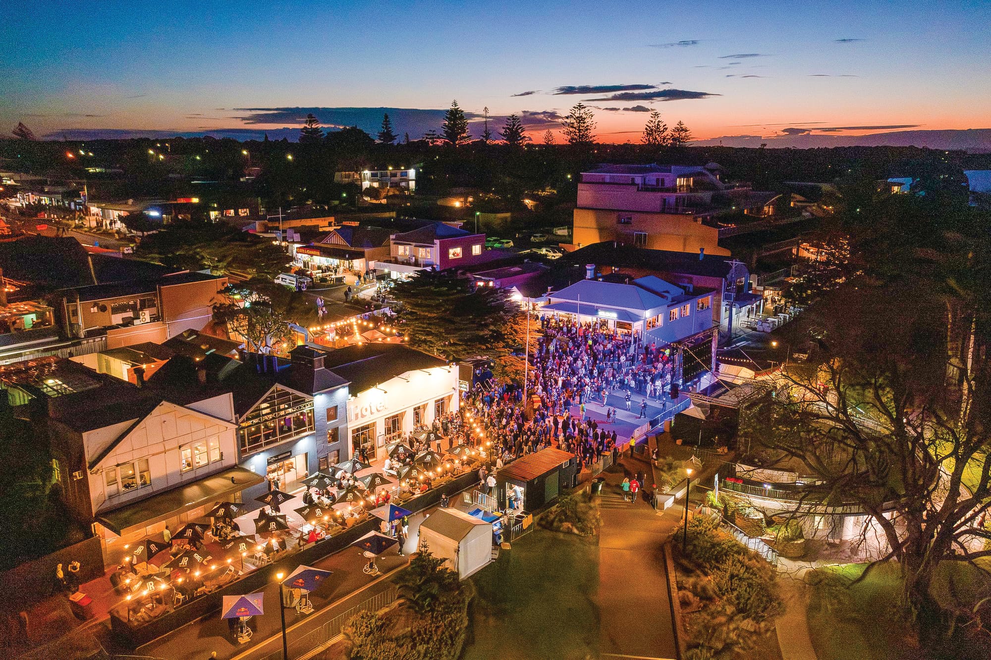 Bikes roar into Cowes