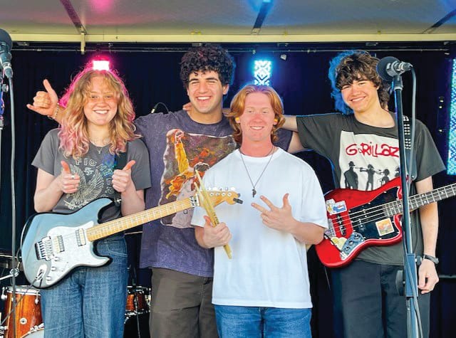 Vote for the Dropkicks