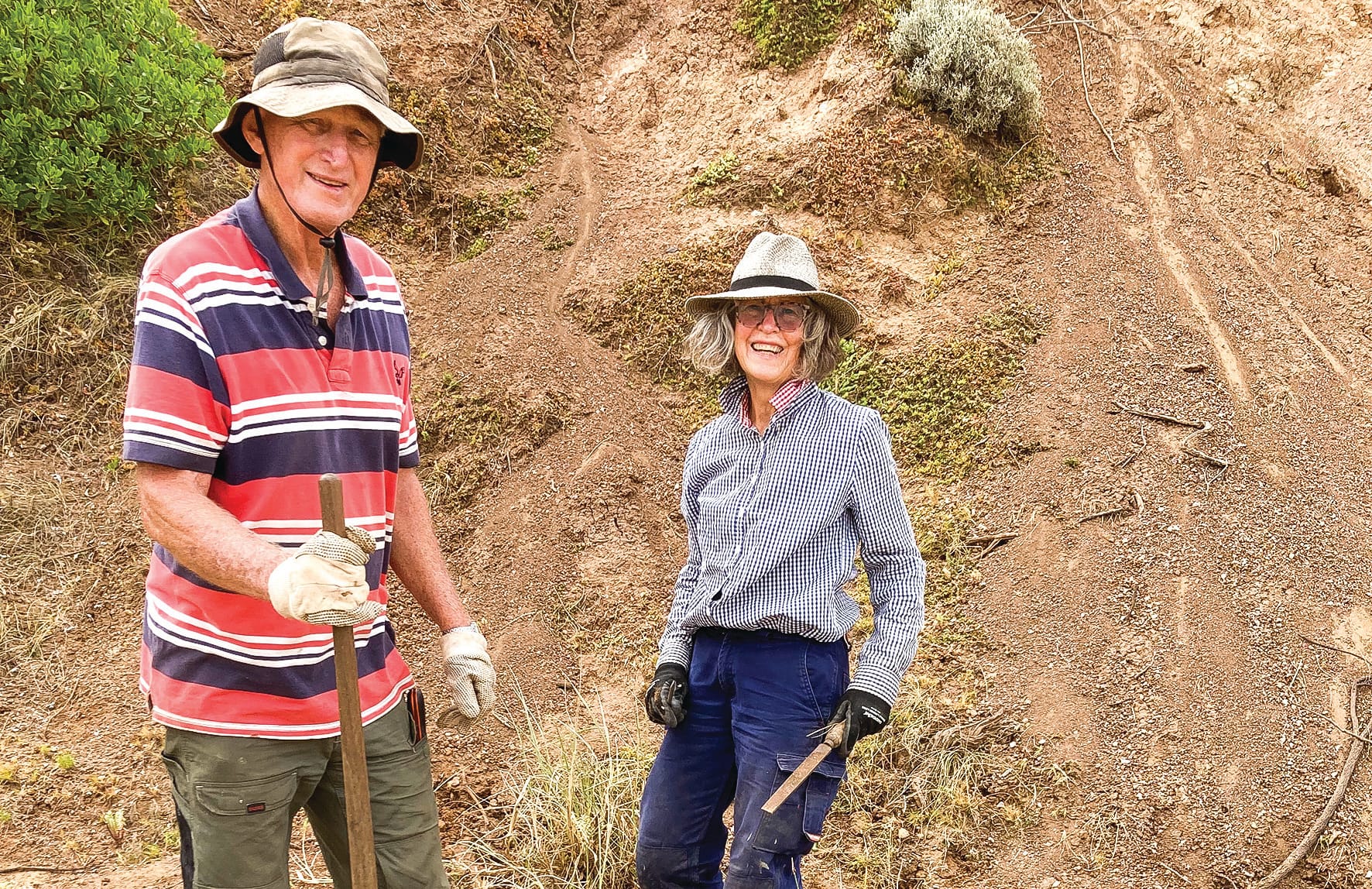 She purged sea spurge by the sea shore