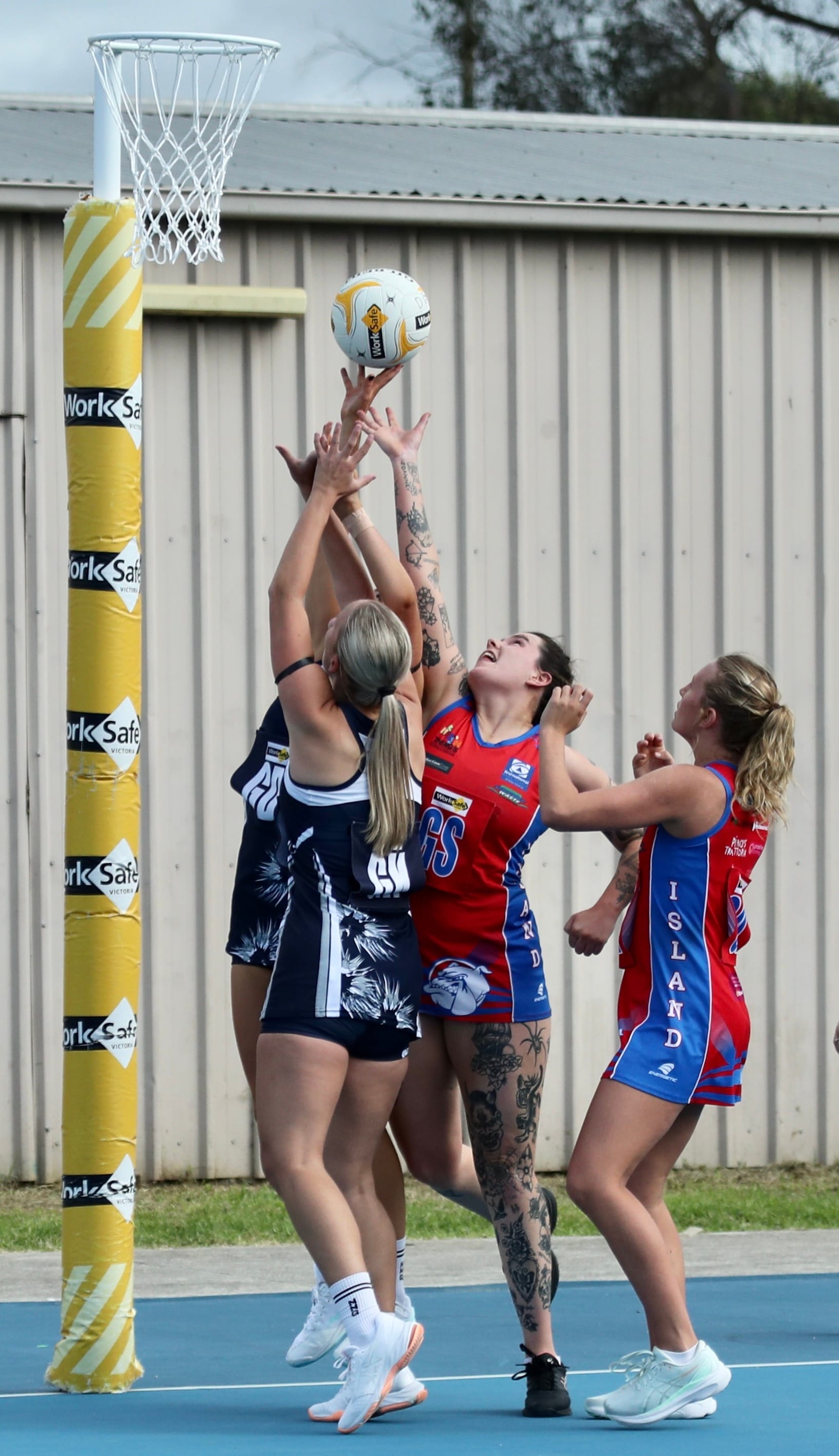 Nar Nar Goon defeat B Grade