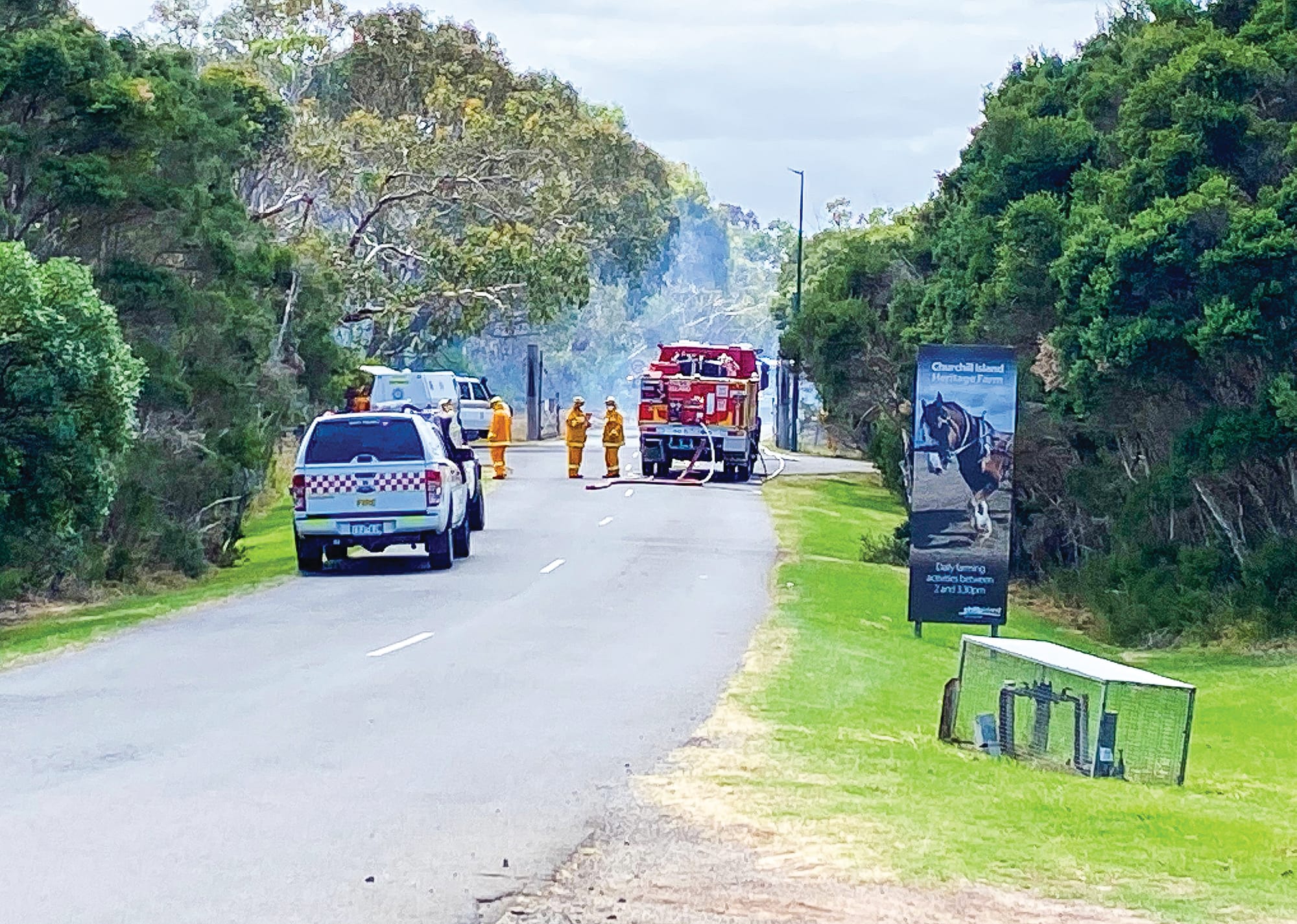 Grass fire closes entry to Churchill Island