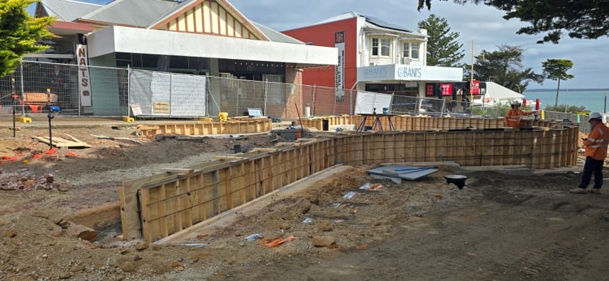 Upper Cowes main street to close after lower finishes