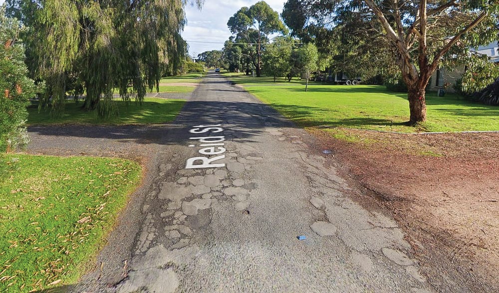 Councillors debate ripping up bitumen post image