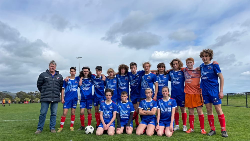 U17s go down with a fight! post image