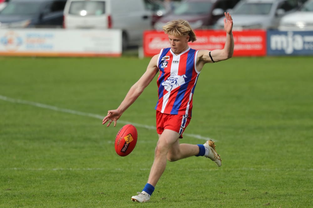 U16s put on strong performance post image