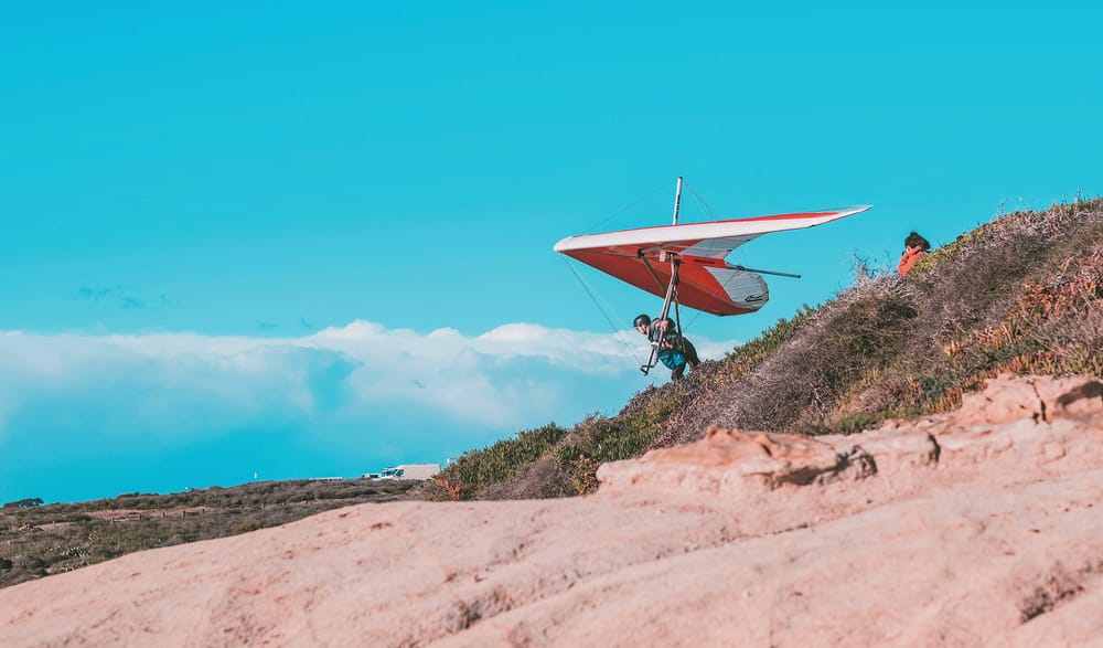 Hang glider crashes on to Ventnor beach post image