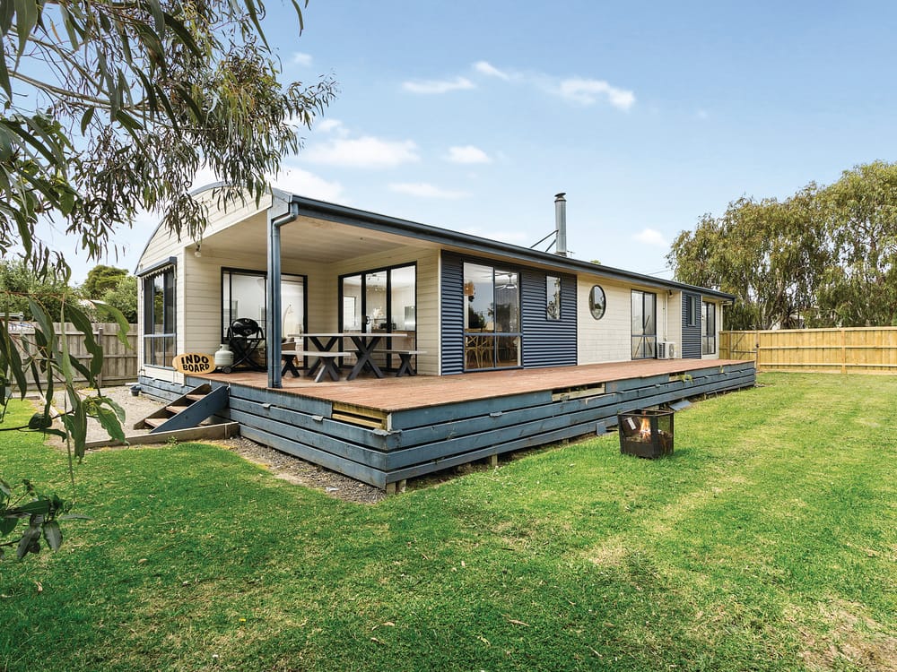 Light-filled and neat as a pin post image