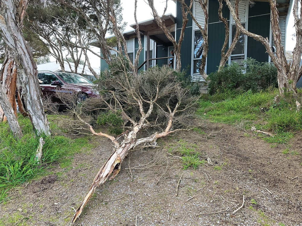 Exhausted SES volunteers on the job 24/7 post image