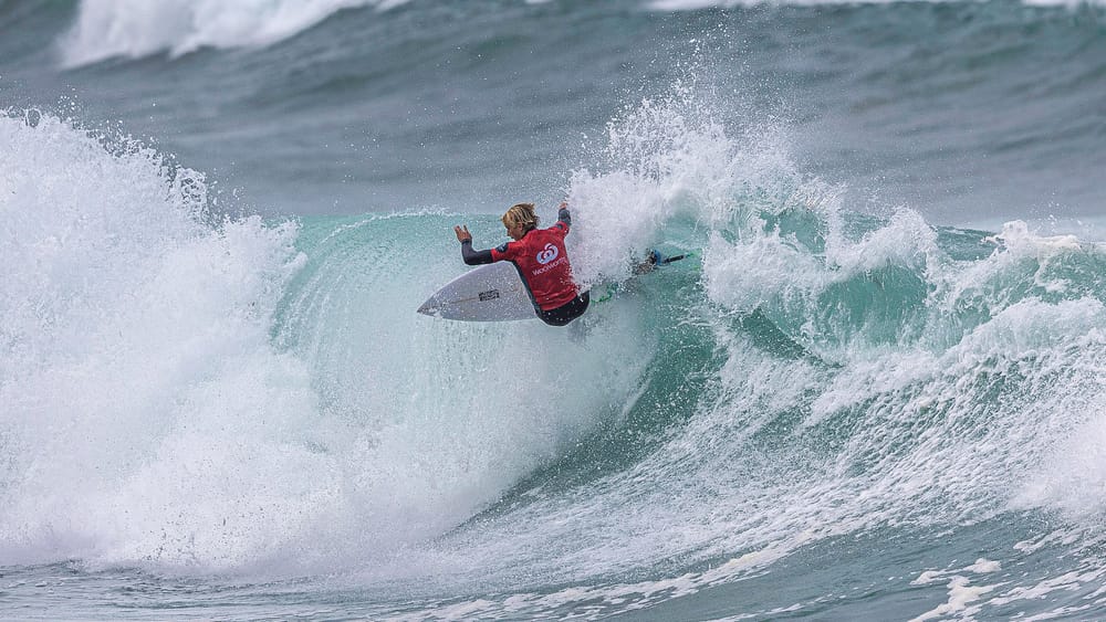 Islanders in the hunt at titles post image