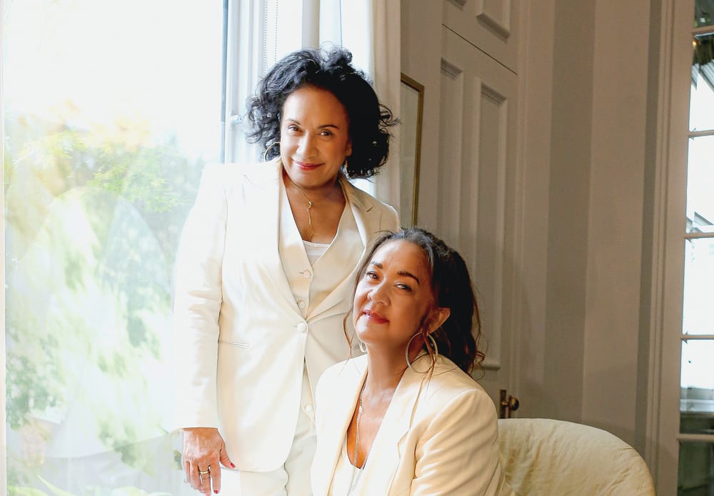 Sisters are doing it post image