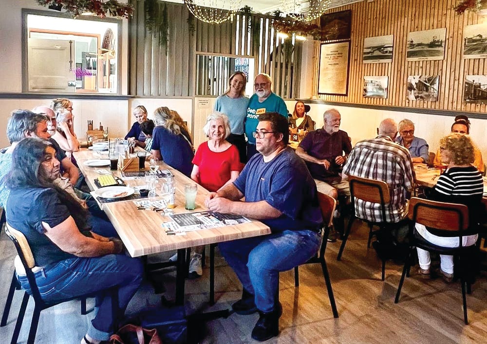 Leonard hits the campaign trail post image