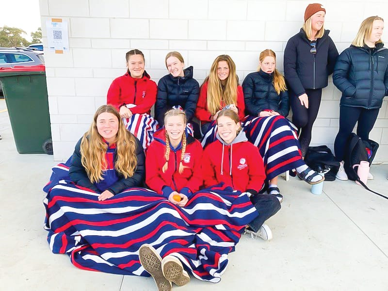 Sun shines on Bulldog netballers at Dalyston post image