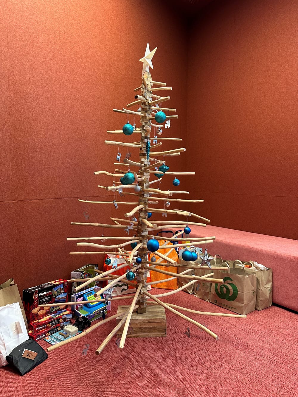 Still time to lend a hand this Christmas post image