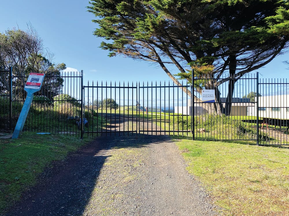 Smiths Beach trail clash? post image