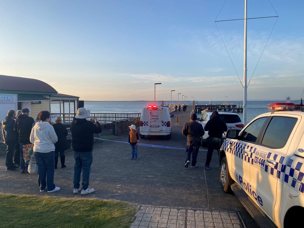 Mortar shell closes Cowes jetty post image