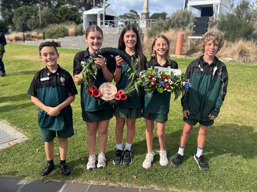 Massive turnout for Anzac Day commemorations in Cowes post image