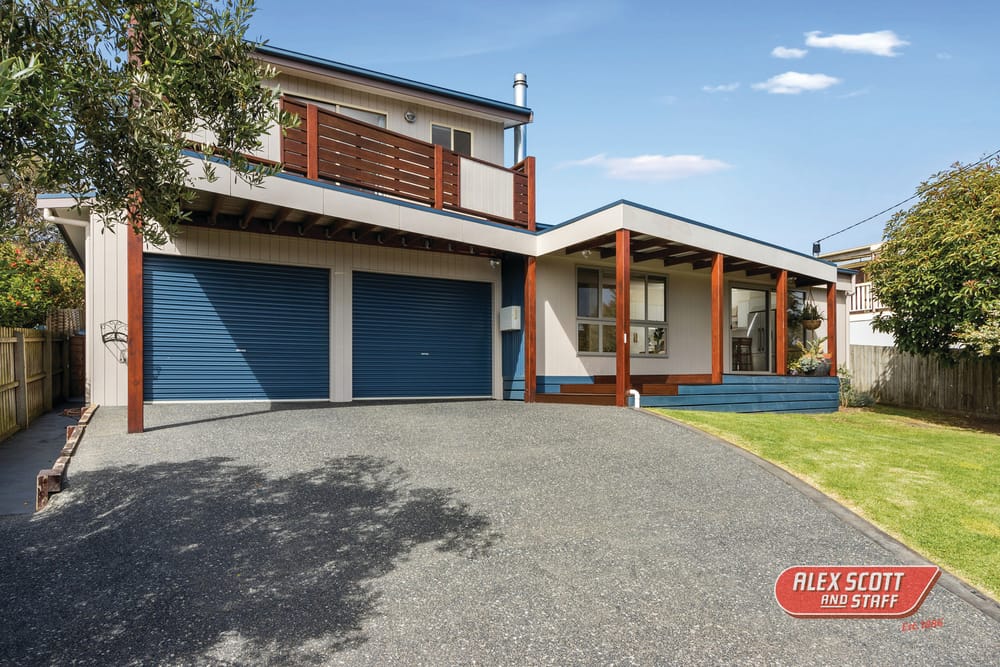 Incredible builders own home – walk to the beach post image