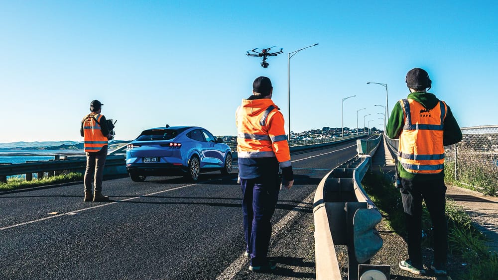 Ford ad closes bridge post image