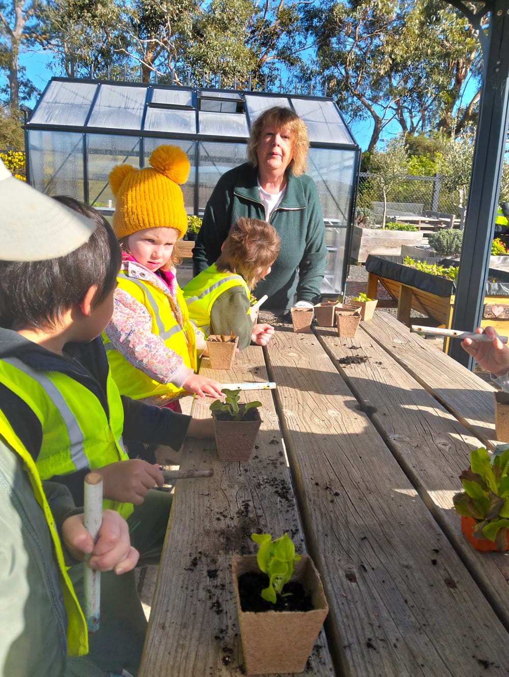 Little garden explorers' day out post image