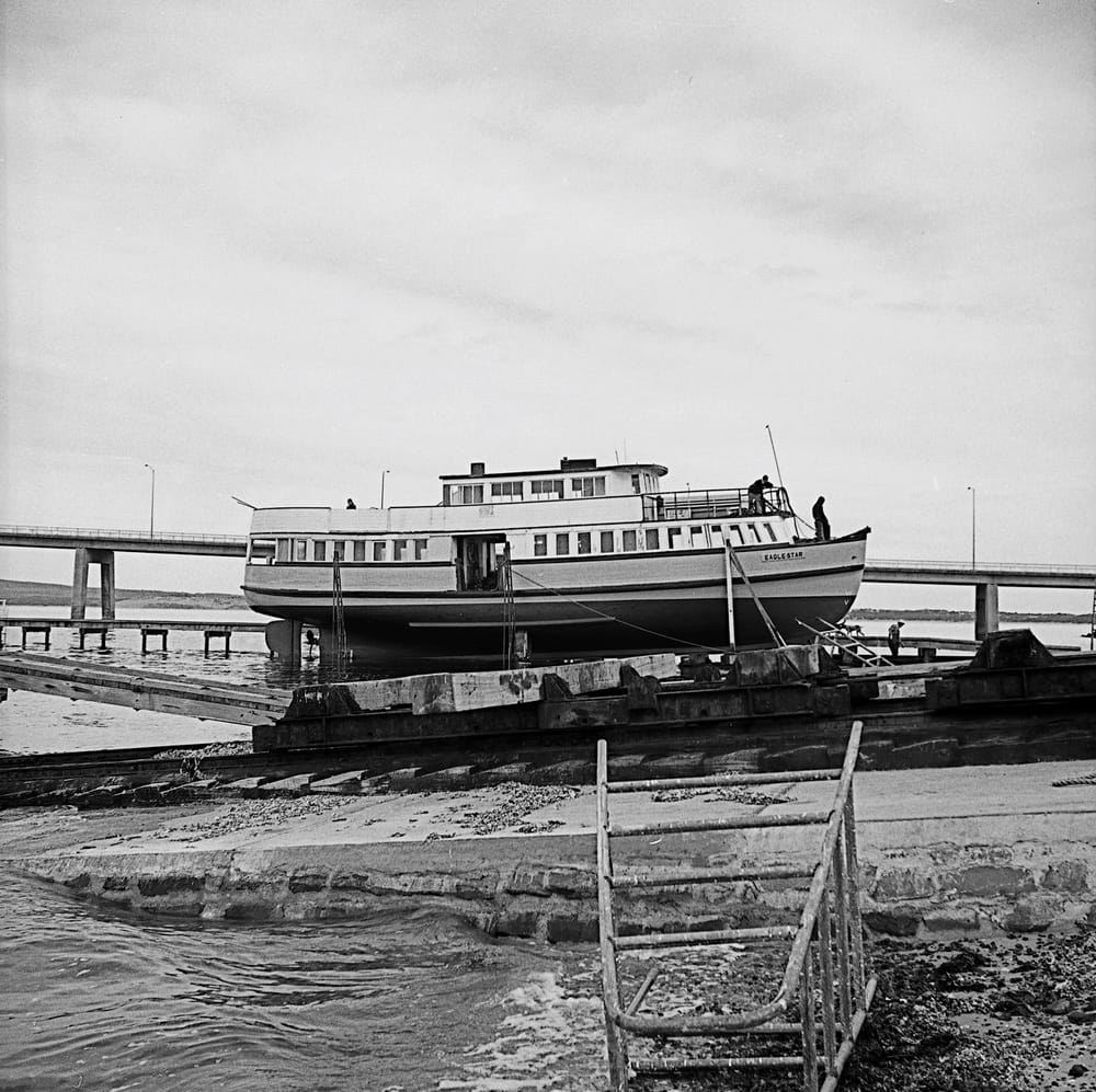 Ferries for Cowes Jetty post image