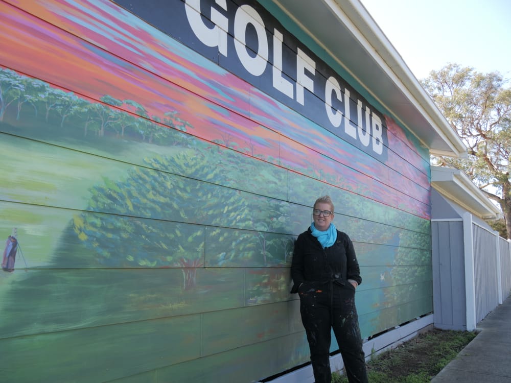 Golf club wall turns green post image