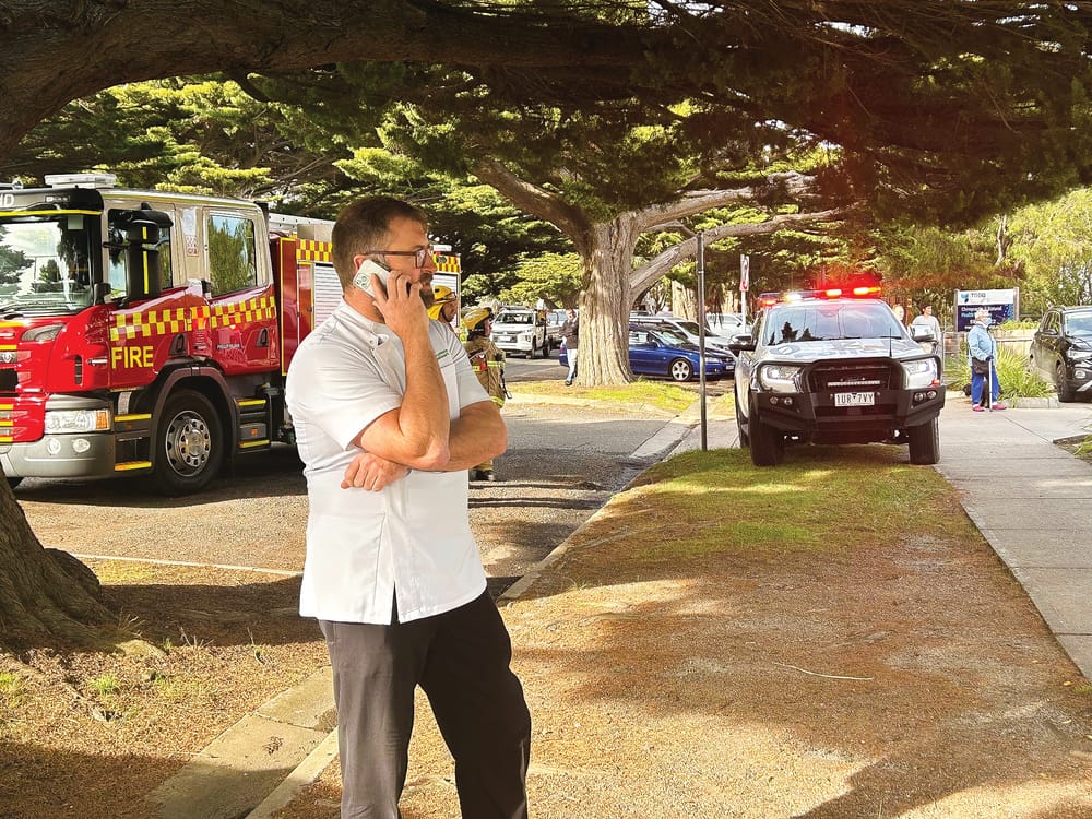 Bad smell clears buildings post image