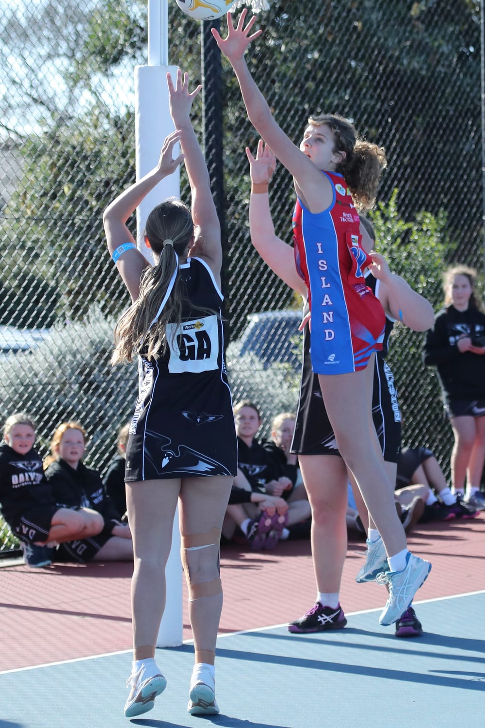 Intense matchup: Island take on the Daly Magpies - Under 17 post image