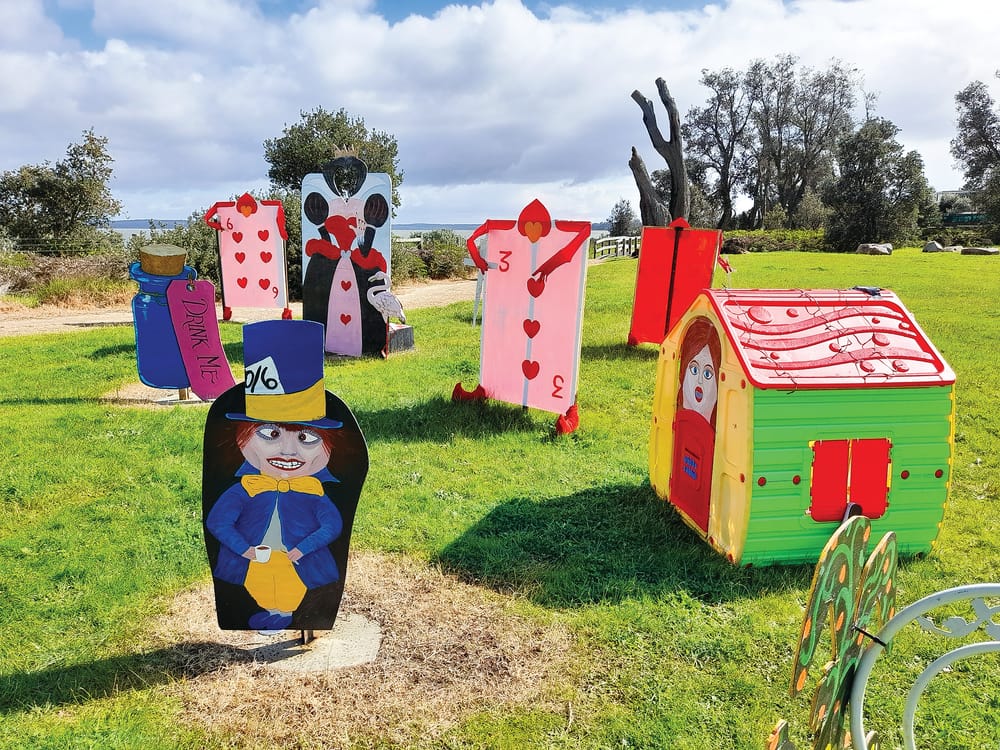 Take a walk in Alice’s Wonderland post image