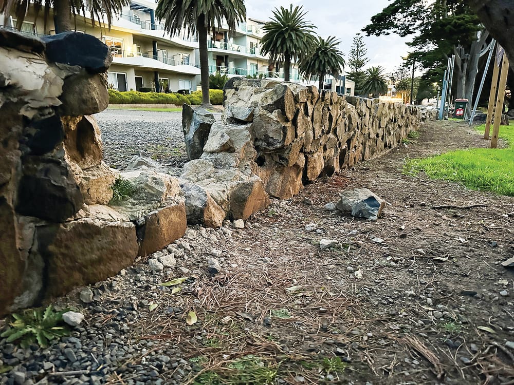 No movement on wall post image