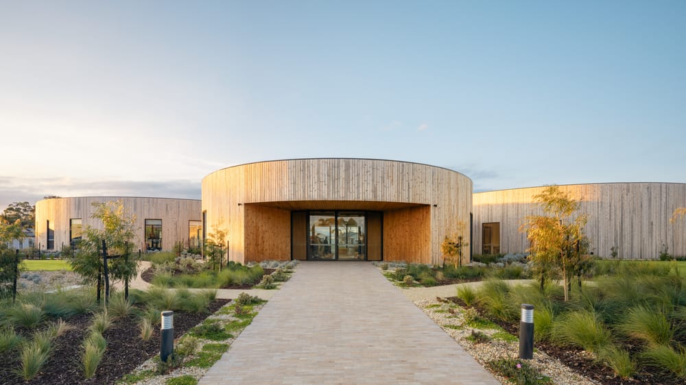 Look into a Lifestyle post image