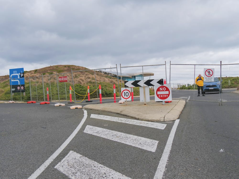 Nobbies precinct closed again post image