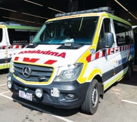 Paramedics join beach safety session post image
