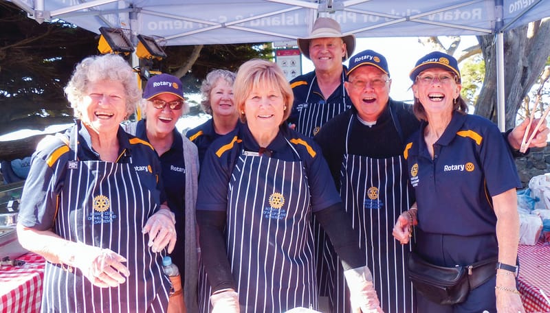 Community shines at Carols by the Bay post image