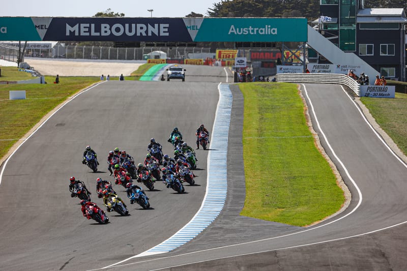 Superbikes roar into the Westernport Hotel post image
